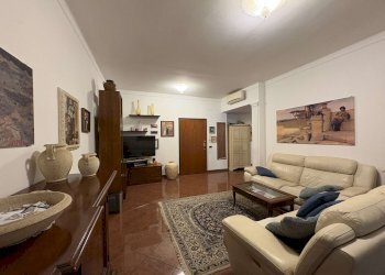 IMG_5176 - Appartamento piazza Arrivabene, 9, Genova (zona Sestri Ponente) - foto 1