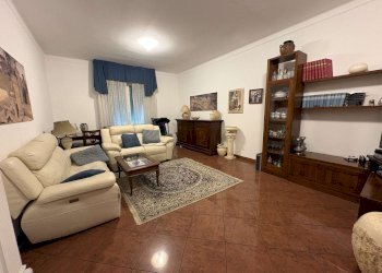 IMG_5174 - Appartamento piazza Arrivabene, 9, Genova (zona Sestri Ponente) - foto 2