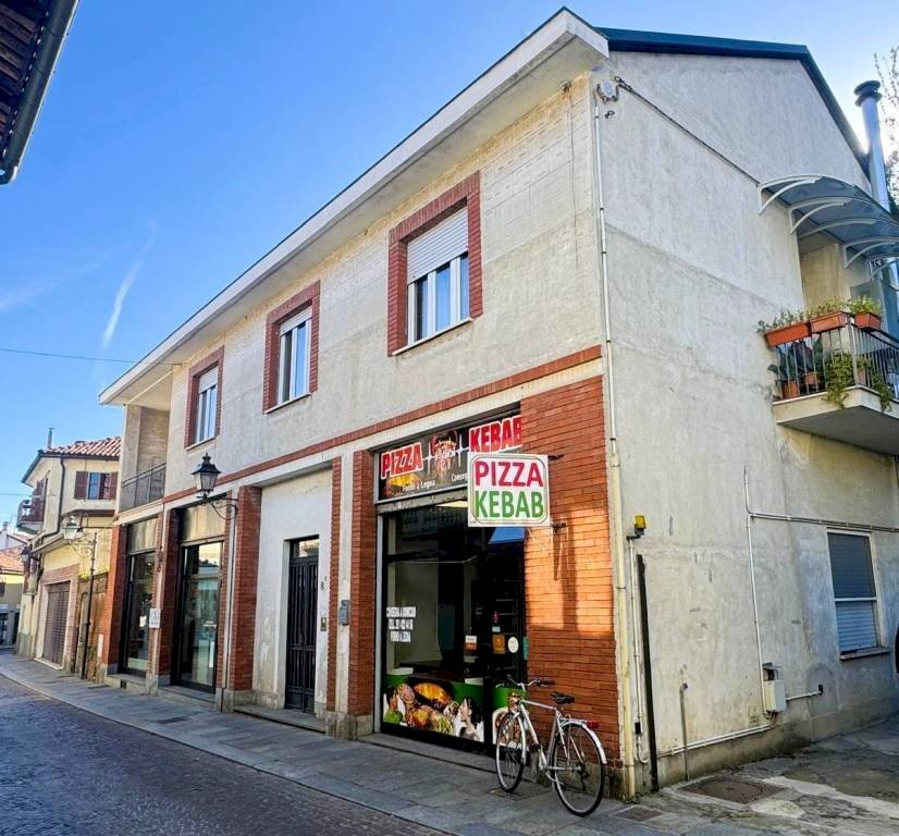 Facciata - Stabile - Palazzo via Guglielmo Marconi, 8, Chieri - foto 1