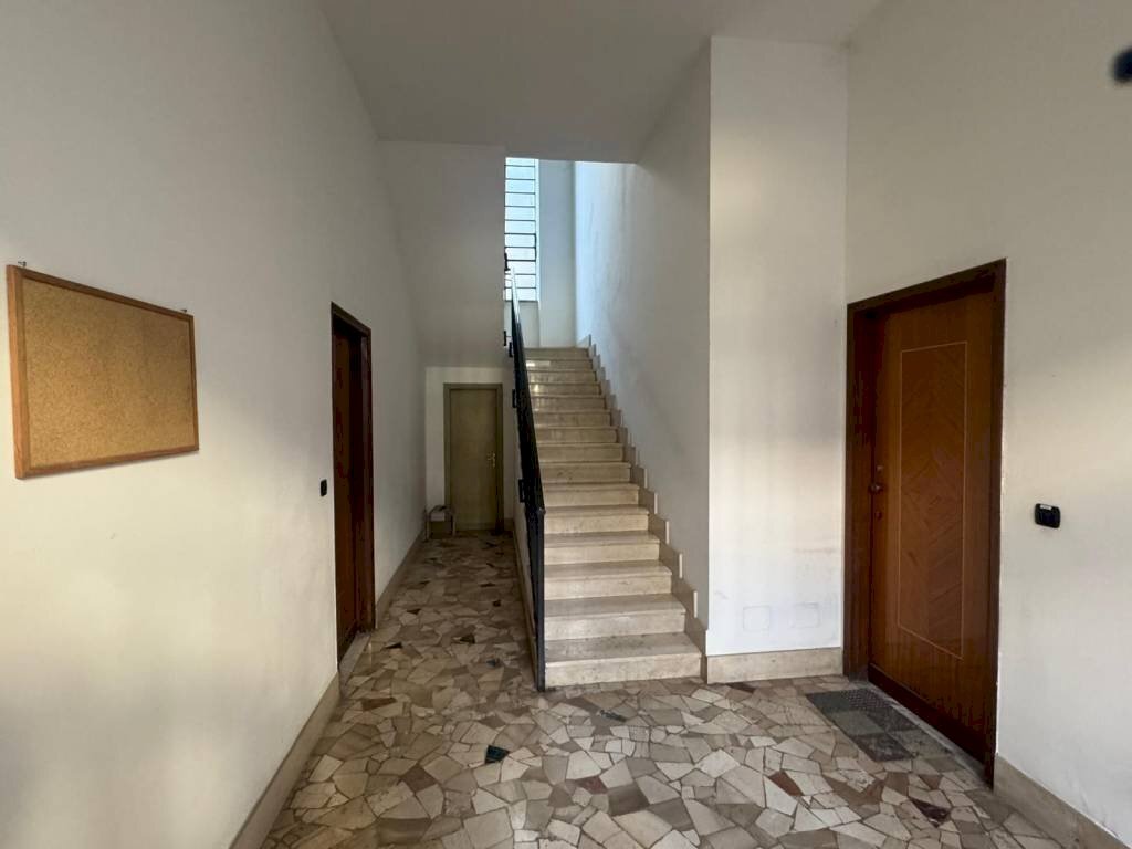 Interno palazzo - Stabile - Palazzo via Guglielmo Marconi, 8, Chieri - foto 3