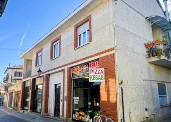 Facciata - Stabile - Palazzo via Guglielmo Marconi, 8, Chieri - foto 1