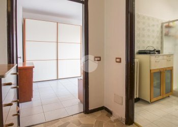 One-room apartment Via Giuseppe Garibaldi, Garbagnate Milanese - photo 10