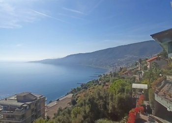 Three-room apartment Ospedaletti - photo 10