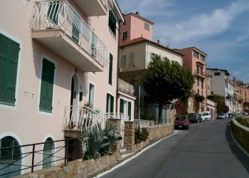 Trilocale Perinaldo - foto 14