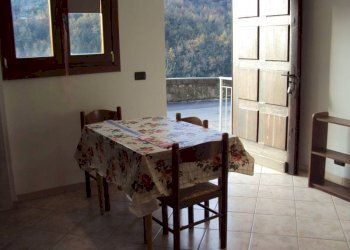 Three-room apartment Apricale - photo 2