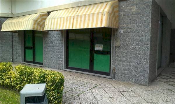 Negozio via Pisa, 29/I, Massa - foto 1