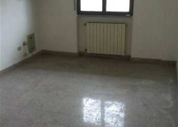 Negozio via Pisa, 29/I, Massa - foto 5