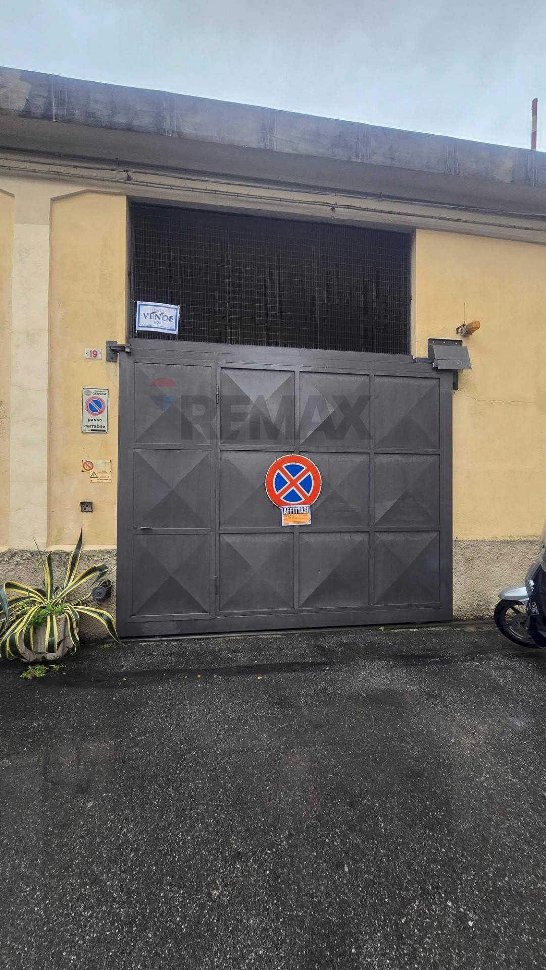 Garage - Parcheggio Piazza Palmetta, 19R 4 b 
 Sampierdarena, Genova (zona Sampierdarena) - foto 1