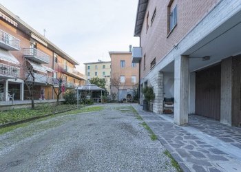 Monolocale Via Giacomo Leopardi, 14 
 Madonnina, Modena (zona Madonnina) - foto 23