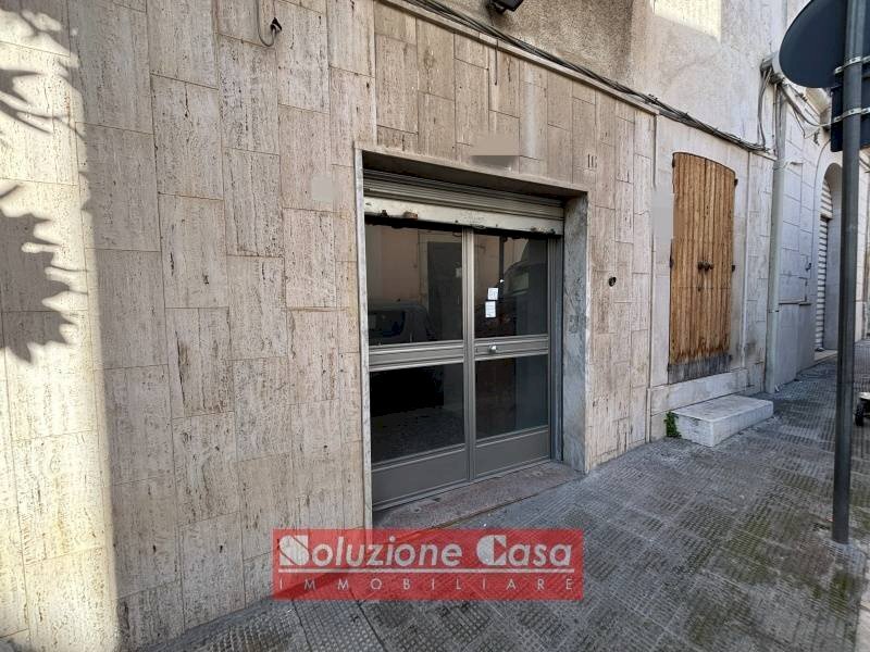 Foto 1 - Locale Commerciale Corso Garibaldi
 
16, Canosa di Puglia - foto 1