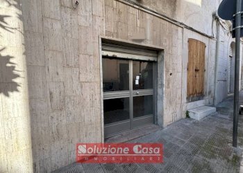 Foto 1 - Locale Commerciale Corso Garibaldi
16, Canosa di Puglia - foto 1