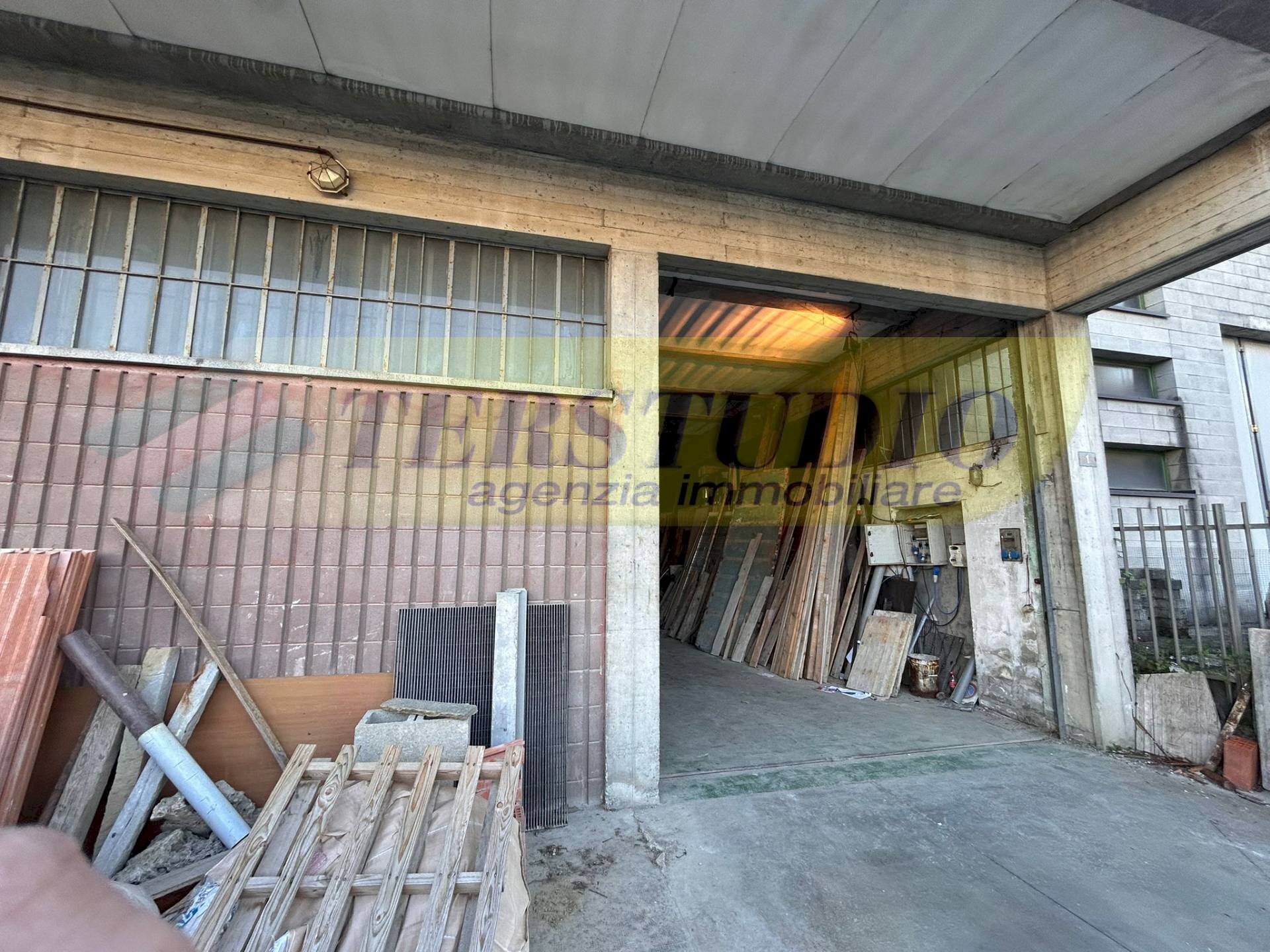 Foto 2 - Capannone Via Ca Ferrario
 
8, Caprino Bergamasco - foto 2