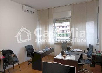 Foto 11 - Ufficio Via Branca
 
4, Legnano - foto 11