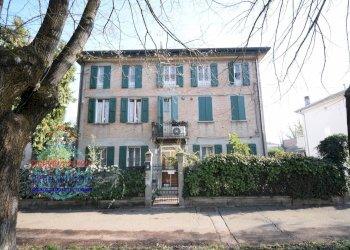 Foto 1 - Villa VIALE VITTORIO FALZONI GALLERANI
 
7, Cento - foto 1