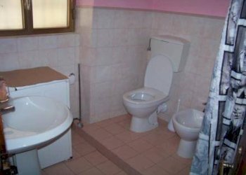 Bagno - Three-room apartment via dei Colli, Massa - photo 20
