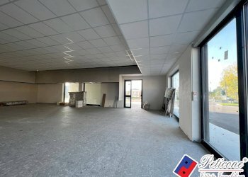 Foto 2 - Commercial Premises VIA DIVERSIVO ACQUACHIARA, Fondi - photo 2