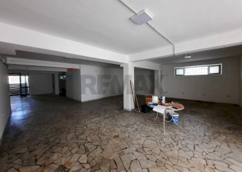 Stanza vuota - Commercial Premises Via Angelo Poliziano
 
9, Casoria - photo 6