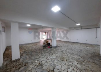 Stanza vuota - Commercial Premises Via Angelo Poliziano
 
9, Casoria - photo 8