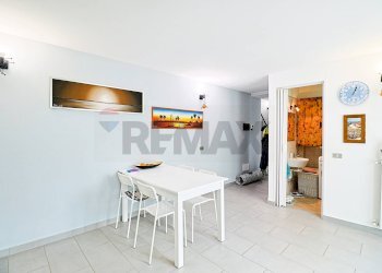 Sala da pranzo - Villa Via Adua
 
19, Montegrino Valtravaglia - foto 7