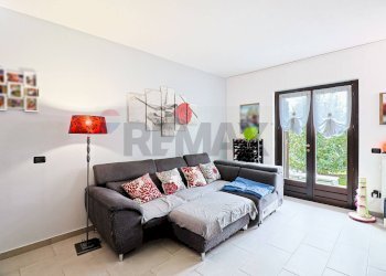 Soggiorno - Villa Via Adua
 
19, Montegrino Valtravaglia - foto 8