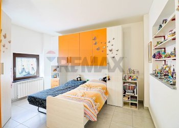 Camera / camera da letto - Villa Via Adua
 
19, Montegrino Valtravaglia - foto 16