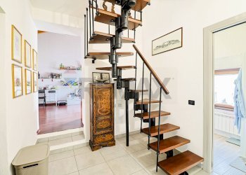 Scale - Villa Via Adua
 
19, Montegrino Valtravaglia - foto 19