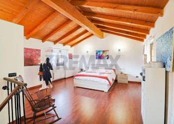 Camera / camera da letto - Villa Via Adua
 
19, Montegrino Valtravaglia - foto 22