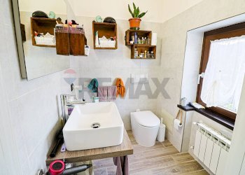 Bagno - Villa Via Adua
 
19, Montegrino Valtravaglia - foto 23