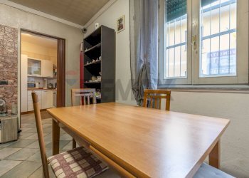 Sala da pranzo - Bilocale VIA MAZZINI
 
12, Biandronno - foto 6