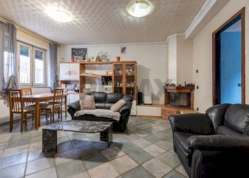 Sala da pranzo - Bilocale VIA MAZZINI
 
12, Biandronno - foto 10