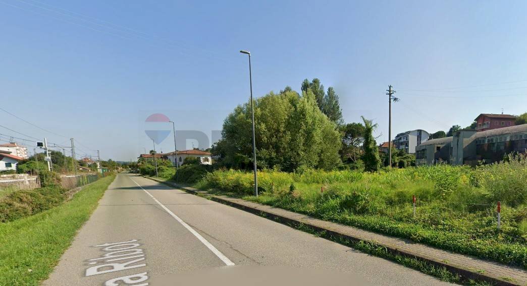 Edificio all\'aperto - Capannone VIA CARDUCCI, Dormelletto - foto 2