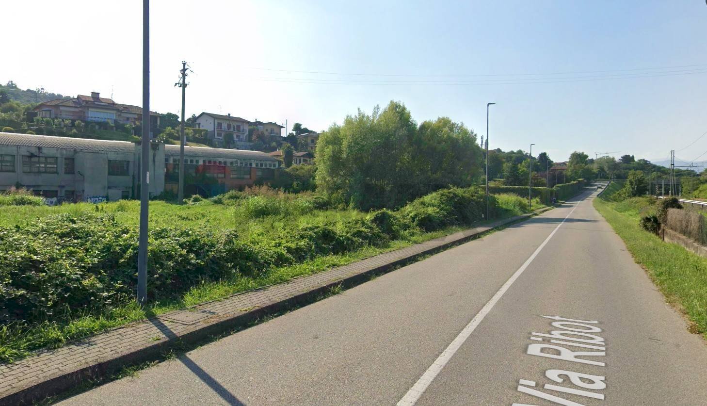 Edificio all\'aperto - Capannone VIA CARDUCCI, Dormelletto - foto 3