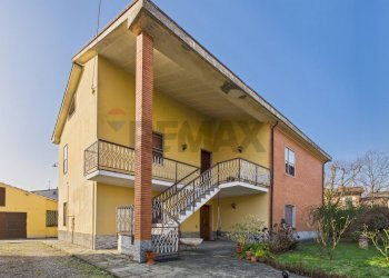 Facciata - Villa VIA GIOVANNI XXIII
 
2, Casatisma - photo 1