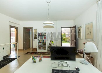 Ufficio - Villa a Schiera Via Matteo Gaudioso
 
15, Pedara - foto 2