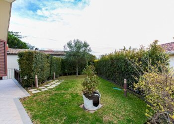 Giardino - Villa a Schiera Via Matteo Gaudioso
 
15, Pedara - foto 22