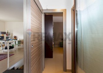 Hall / corridoio - Villa a Schiera Via Matteo Gaudioso
 
15, Pedara - foto 29