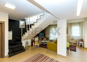 Scale - Villa a Schiera Via Matteo Gaudioso
 
15, Pedara - foto 43