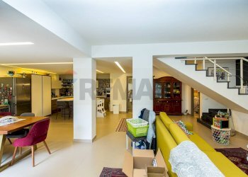 Sala da pranzo - Villa a Schiera Via Matteo Gaudioso
 
15, Pedara - foto 45