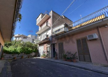 Edificio all\'aperto - Trilocale via Cavour
 
47, Mascali - foto 1