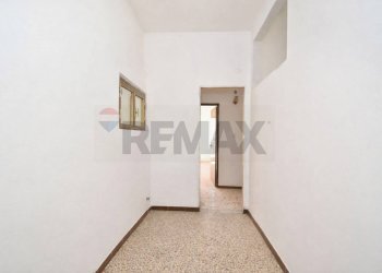 Hall / corridoio - Trilocale via Cavour
 
47, Mascali - foto 18