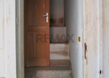 Scale - Casa indipendente Via Alessandro Magno
 
4, Bronte - foto 2