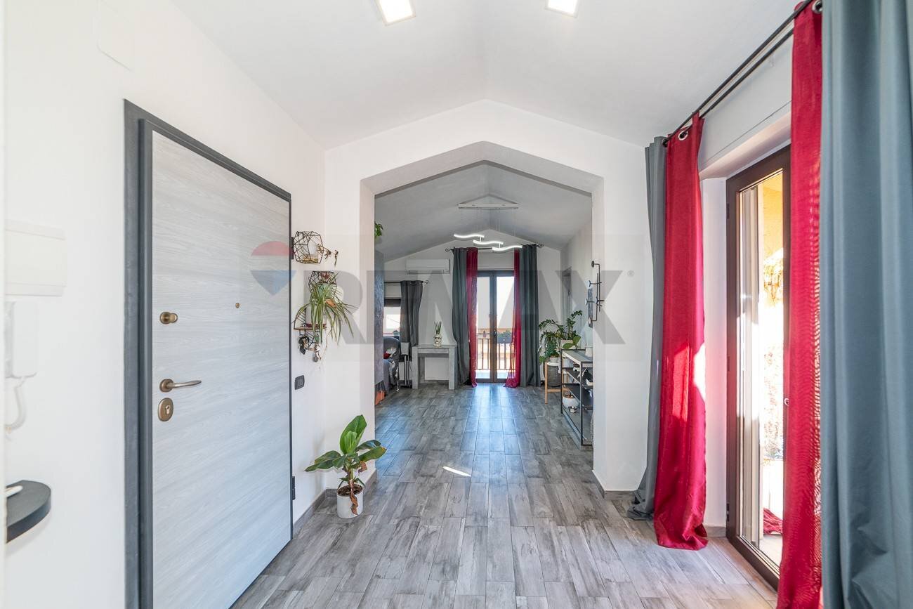 Hall / corridoio - Four-room apartment Via Antonio Vivaldi
 
27, Aci Sant'Antonio - photo 2