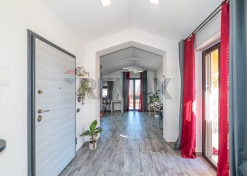 Hall / corridoio - Quadrilocale Via Antonio Vivaldi
 
27, Aci Sant'Antonio - foto 2