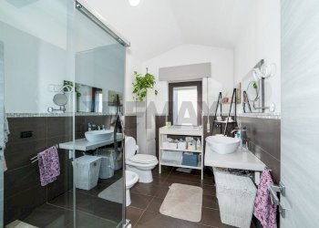 Bagno - Quadrilocale Via Antonio Vivaldi
 
27, Aci Sant'Antonio - foto 15