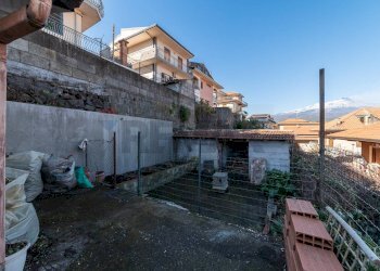 Edificio all\'aperto - Quadrilocale Via Antonio Vivaldi
 
27, Aci Sant'Antonio - foto 28