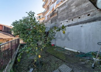 Edificio all\'aperto - Quadrilocale Via Antonio Vivaldi
 
27, Aci Sant'Antonio - foto 30