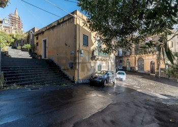 Edificio all\'aperto - Casa indipendente Via Rampa della Collegiata
 
4, Trecastagni - foto 3