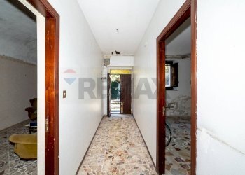 Hall / corridoio - Casa indipendente Via Rampa della Collegiata
 
4, Trecastagni - foto 6