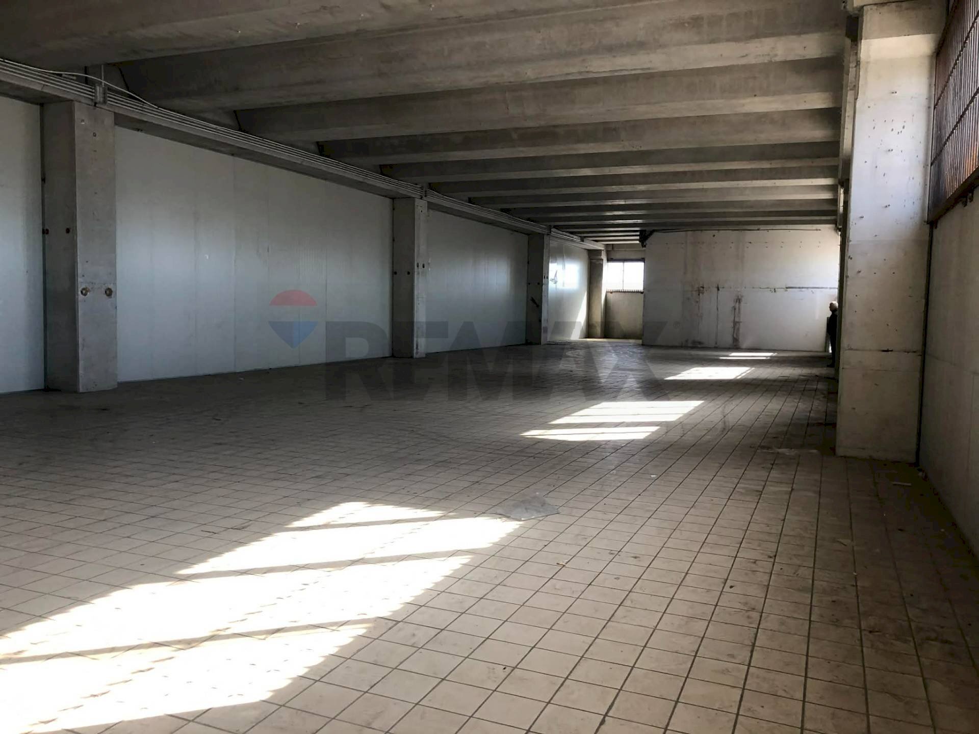 Parcheggio - Commercial Premises Via Leopoldo Franchetti
 
39, Misterbianco - photo 3