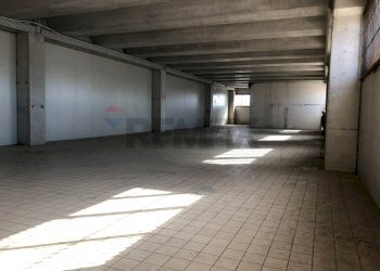 Parcheggio - Commercial Premises Via Leopoldo Franchetti
39, Misterbianco - photo 3